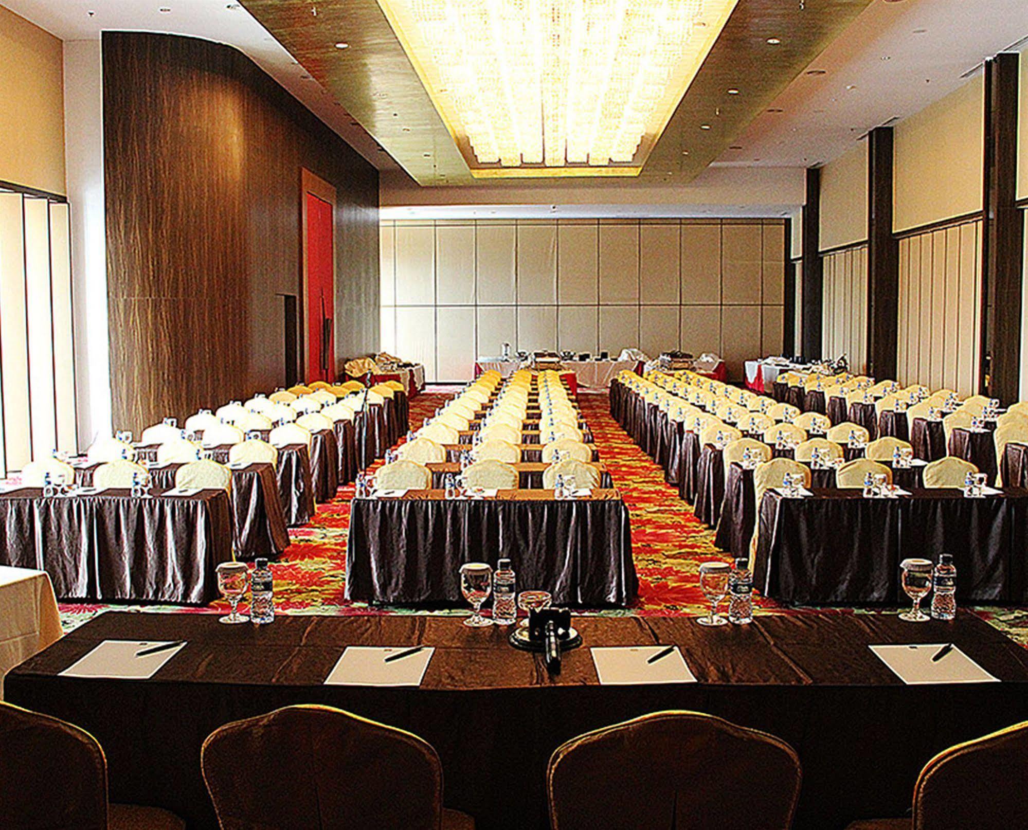 Hariston Hotel & Suites, Pluit - Jakarta Jacarta Exterior foto