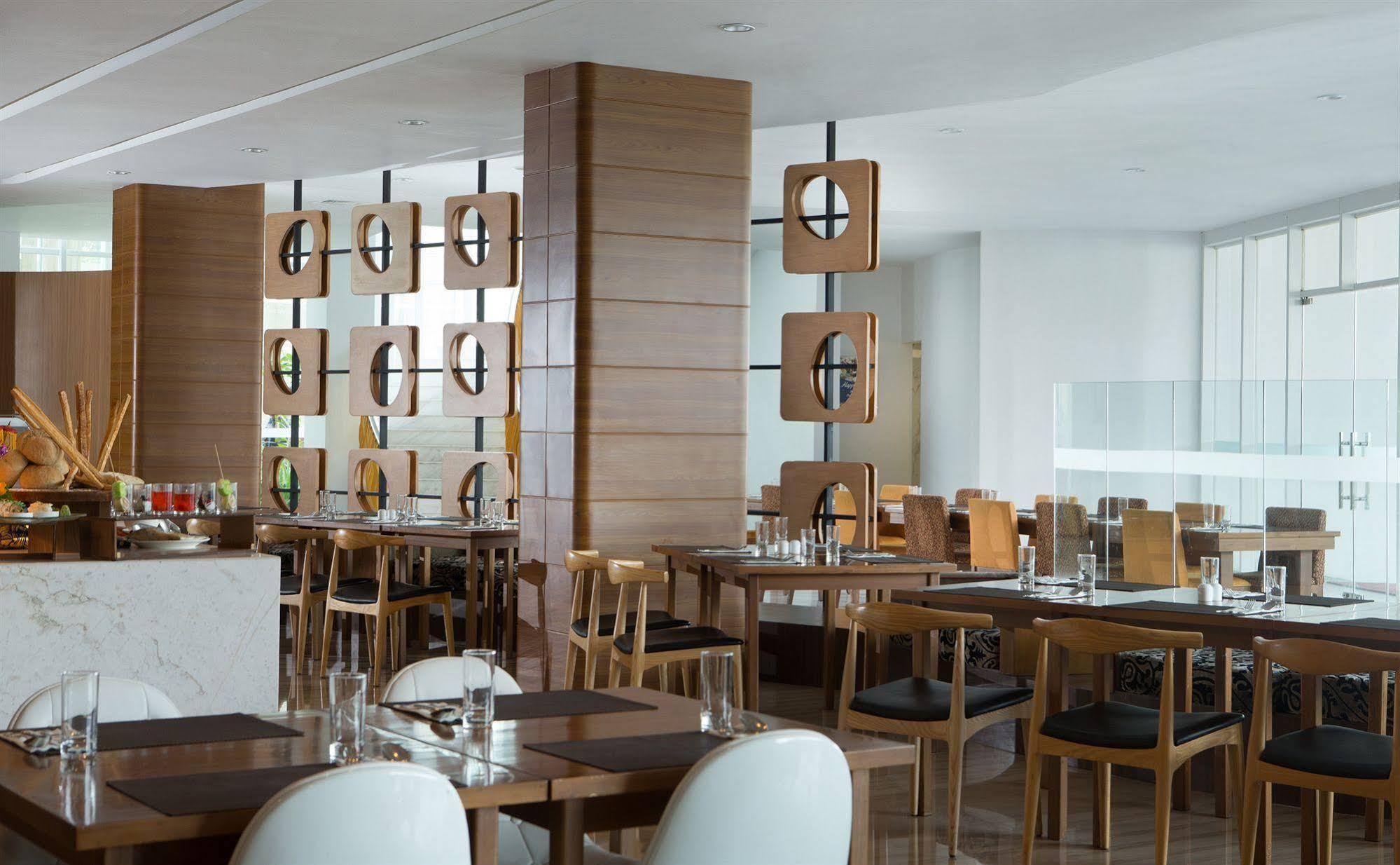 Hariston Hotel & Suites, Pluit - Jakarta Jacarta Exterior foto